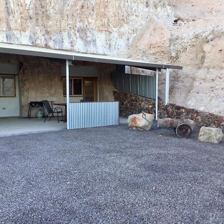 Dug Out B&B Coober Pedy Exteriör bild