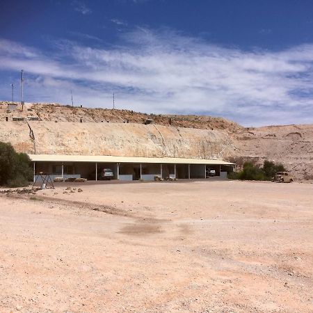 Dug Out B&B Coober Pedy Exteriör bild