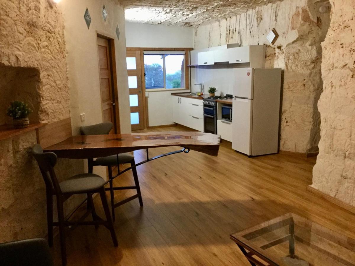 Dug Out B&B Coober Pedy Exteriör bild