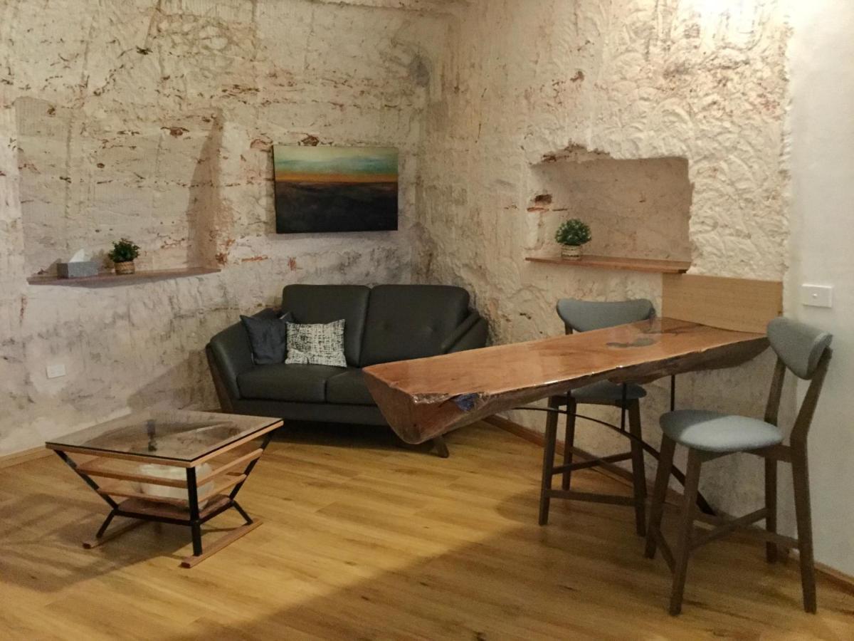 Dug Out B&B Coober Pedy Exteriör bild