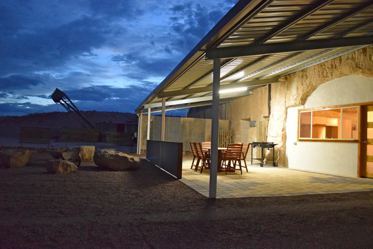 Dug Out B&B Coober Pedy Exteriör bild