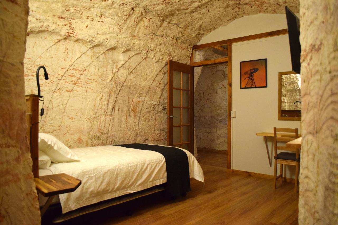 Dug Out B&B Coober Pedy Exteriör bild