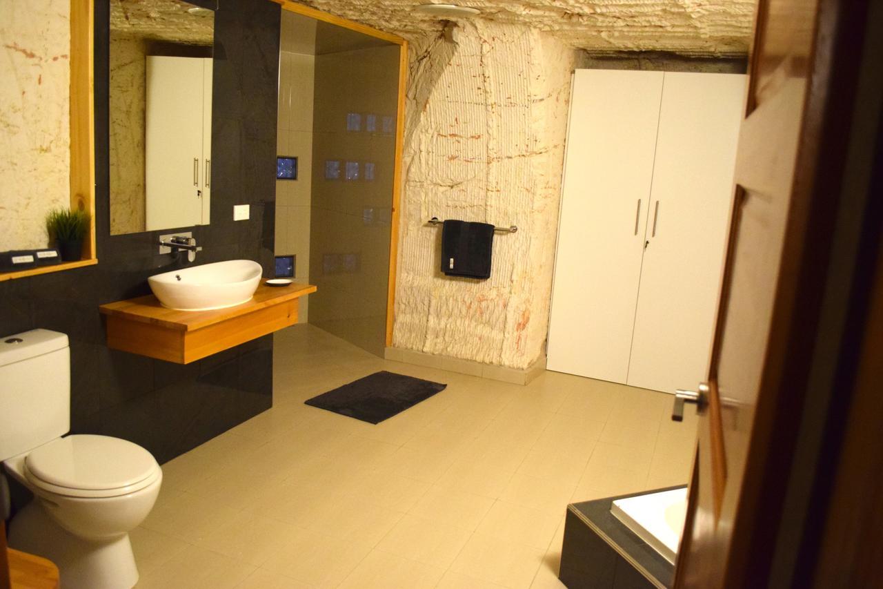 Dug Out B&B Coober Pedy Exteriör bild