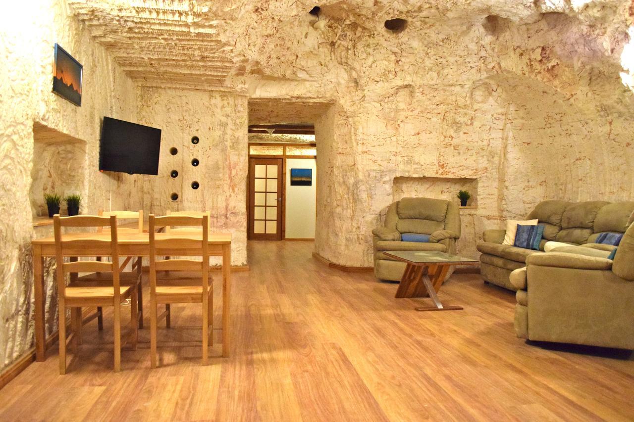 Dug Out B&B Coober Pedy Exteriör bild