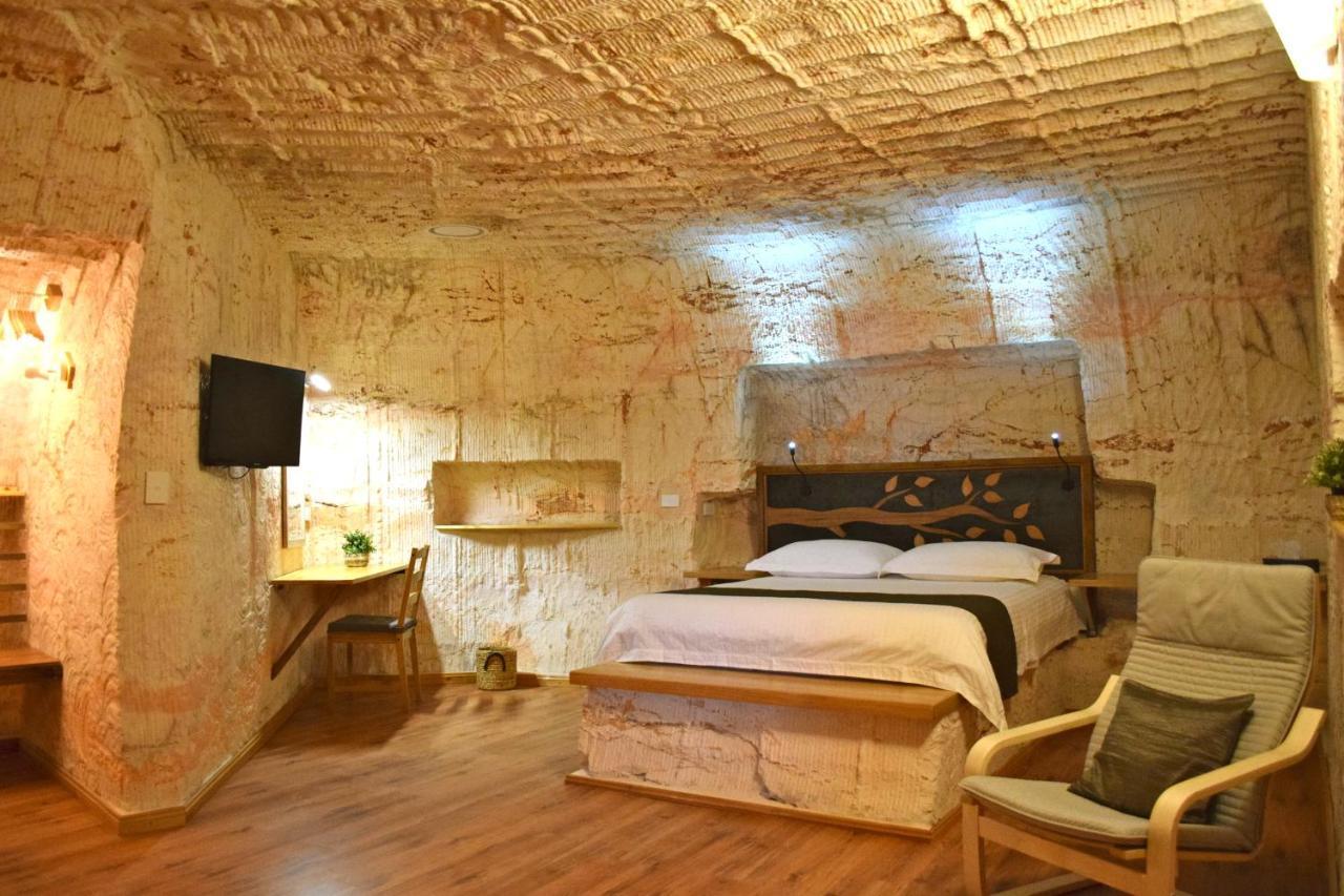 Dug Out B&B Coober Pedy Exteriör bild