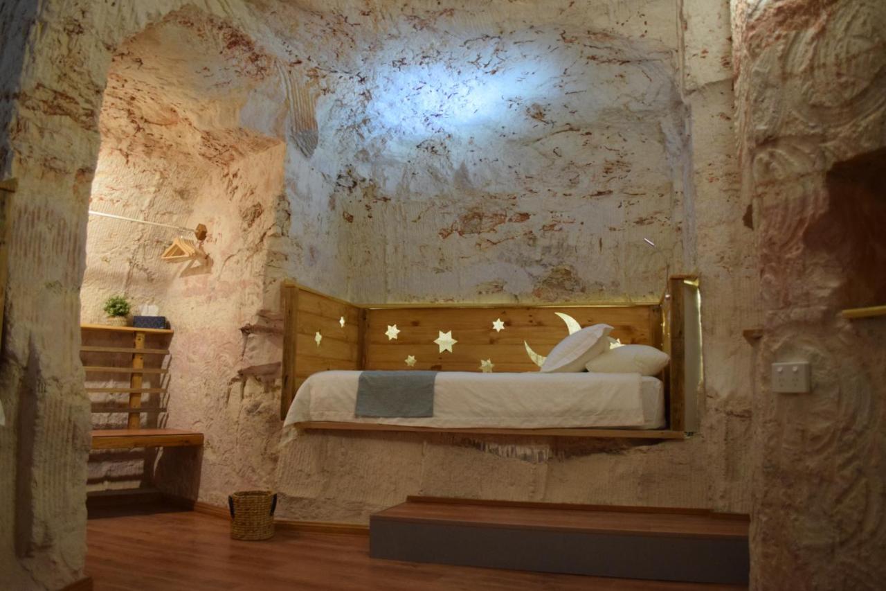 Dug Out B&B Coober Pedy Exteriör bild