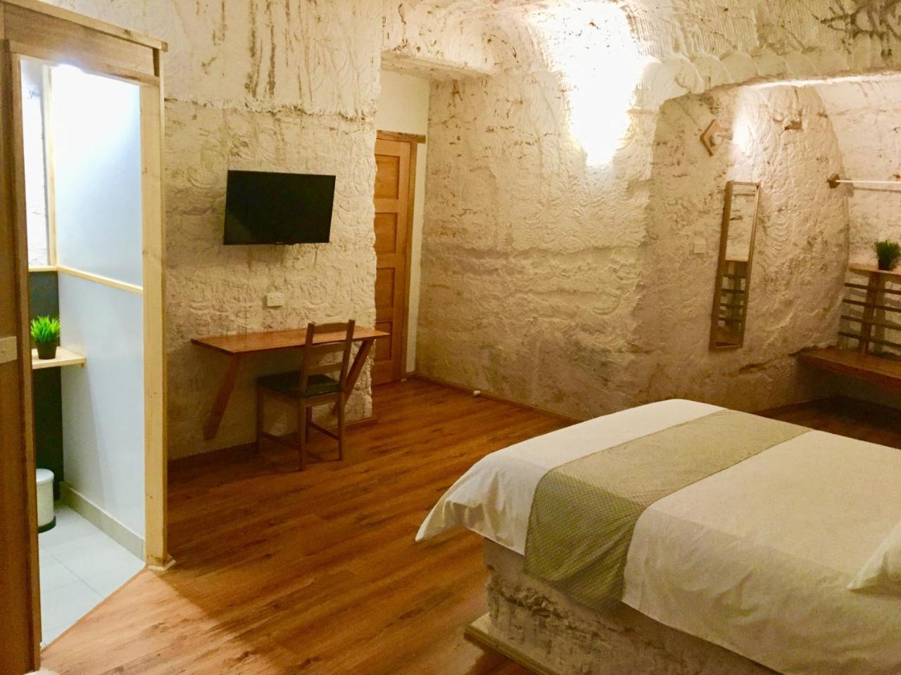 Dug Out B&B Coober Pedy Exteriör bild